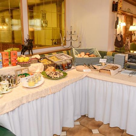 Hotel Corona Пинцоло Экстерьер фото