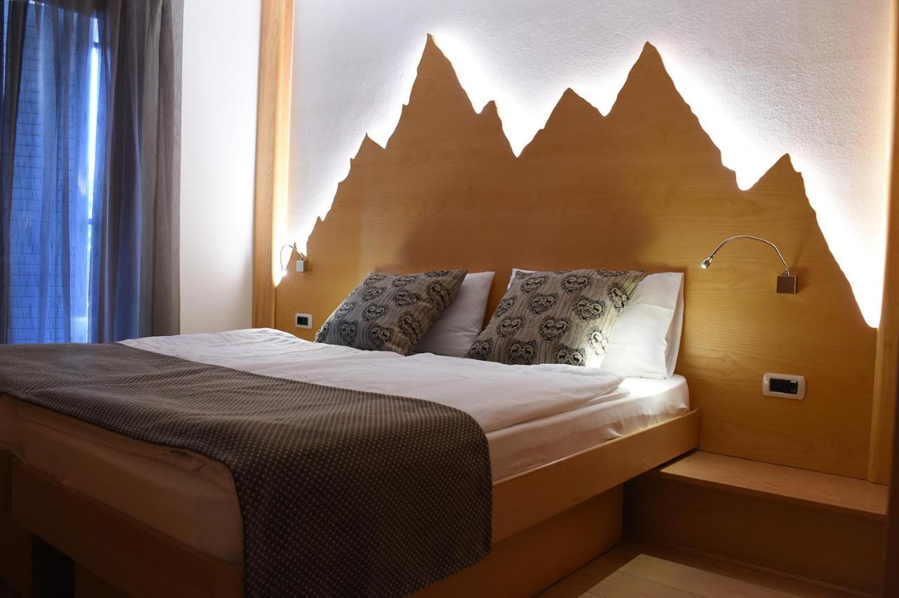 Hotel Corona Пинцоло Экстерьер фото
