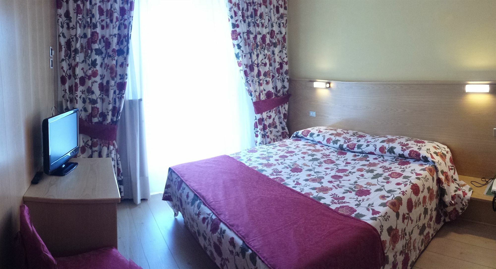 Hotel Corona Пинцоло Экстерьер фото